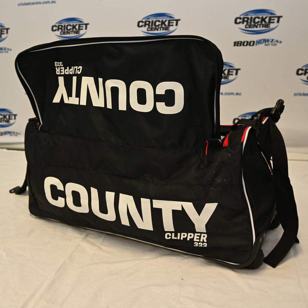COUNTY CLIPPER 333 WHEELIE BACK PACK