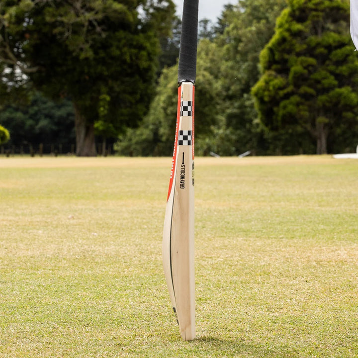 GRAY-NICOLLS LEGEND CRICKET BAT