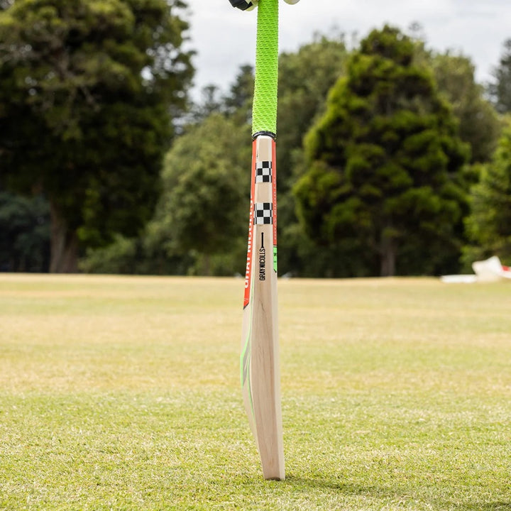 GRAY-NICOLLS TEMPESTA PLAYERS EDITION CRICKET BAT