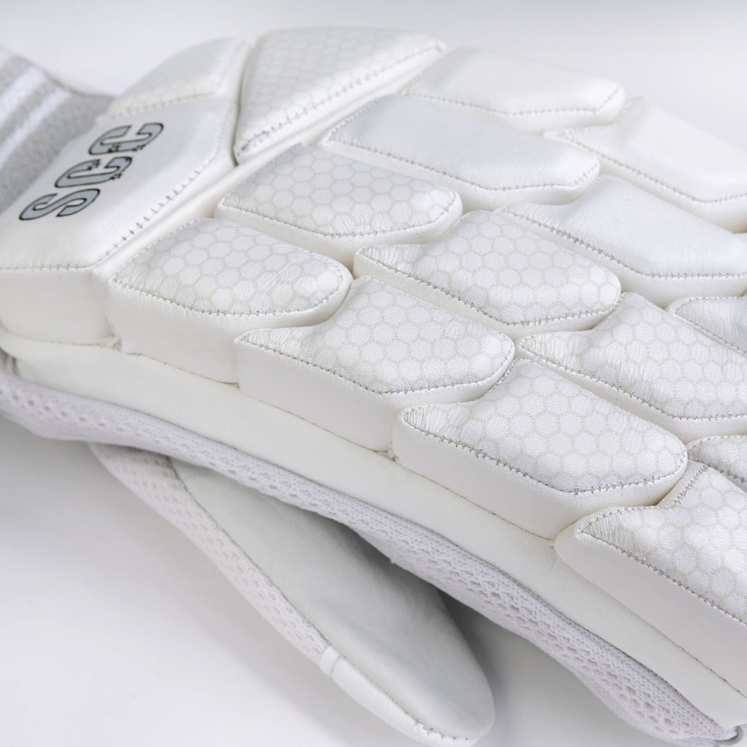 SOUTHERN CROSS CRICKET PLAYERS BATTING GLOVES