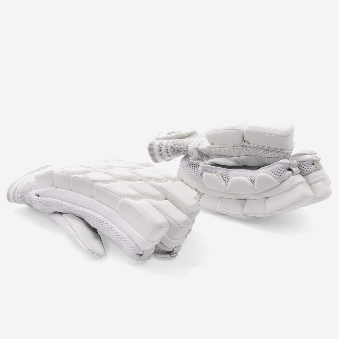 SOUTHERN CROSS CRICKET PLAYERS BATTING GLOVES
