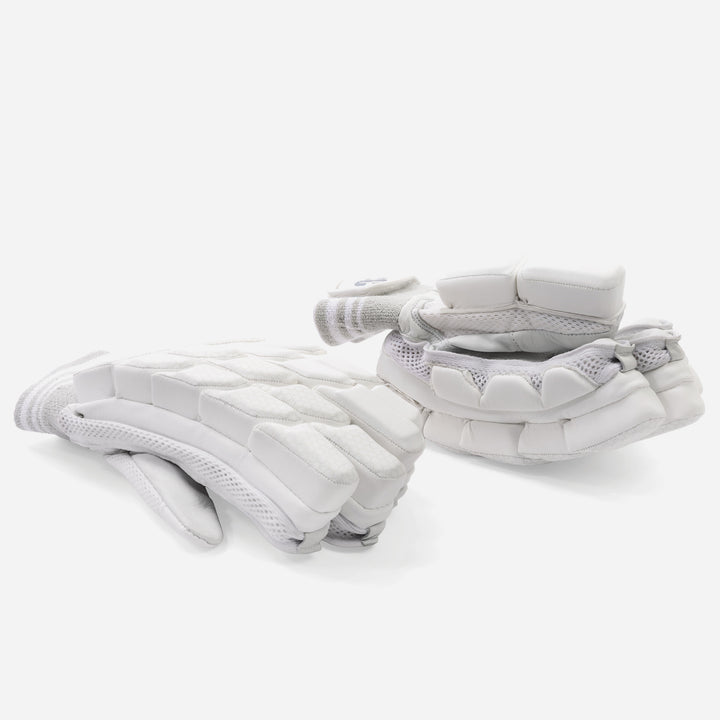 SOUTHERN CROSS CRICKET PLAYERS BATTING GLOVES