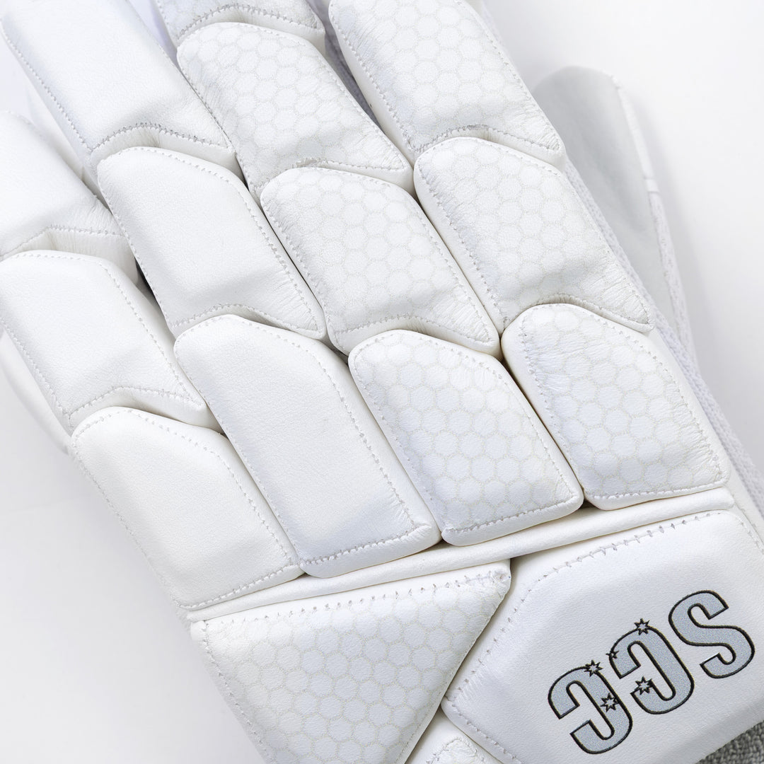 SOUTHERN CROSS CRICKET PLAYERS BATTING GLOVES