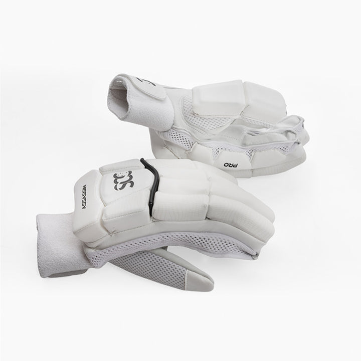 SCC CRICKET ASSASSIN PRO BATTING GLOVES