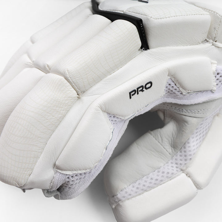 SCC CRICKET ASSASSIN PRO BATTING GLOVES