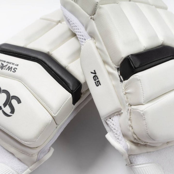 SCC CRICKET SWITCH 765 BATTING GLOVES