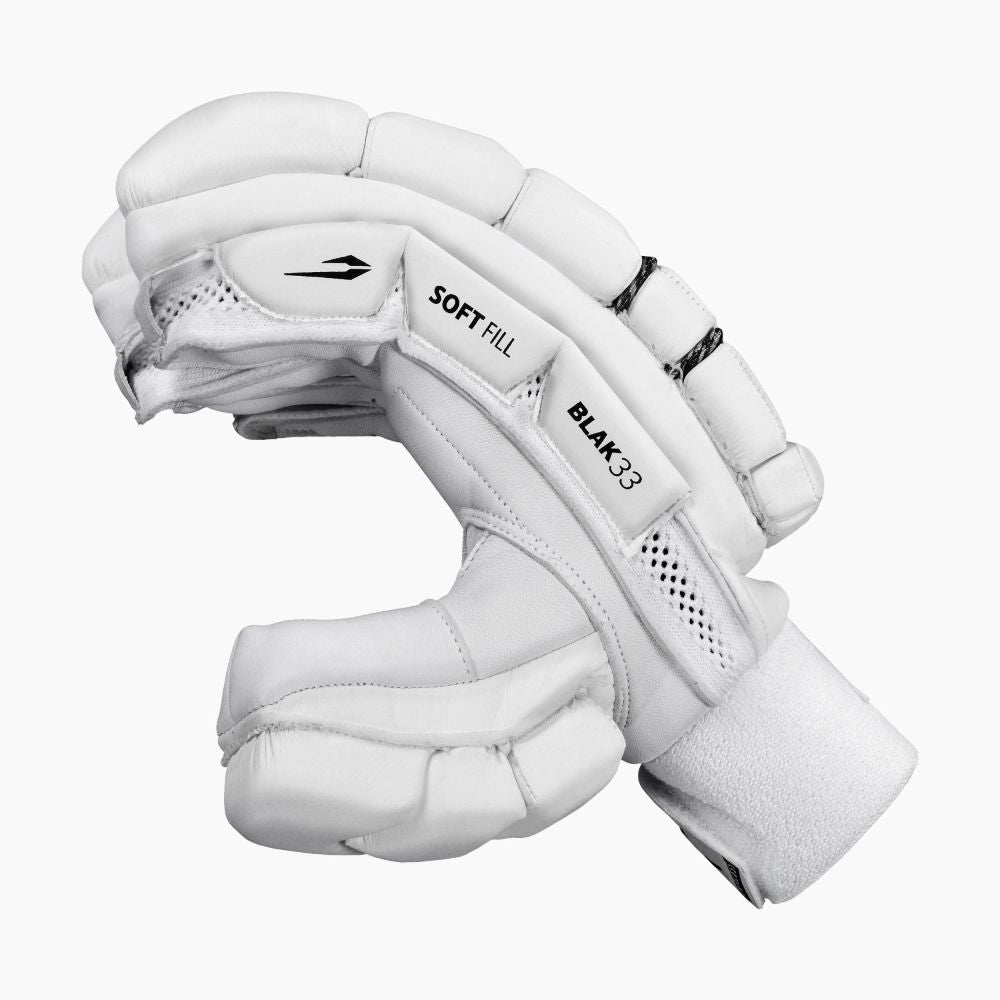 DSC BLAK KNIGHT BATTING GLOVES