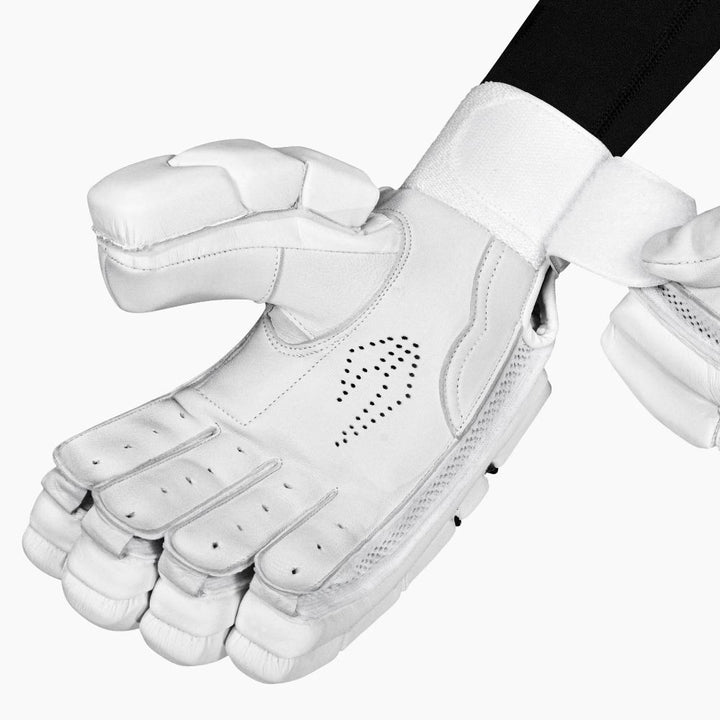 DSC BLAK KNIGHT BATTING GLOVES