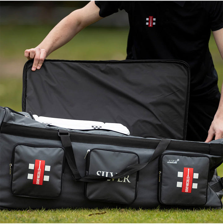 GRAY-NICOLLS SILVER CRICKET WHEEL BAG BLACK/SILVER