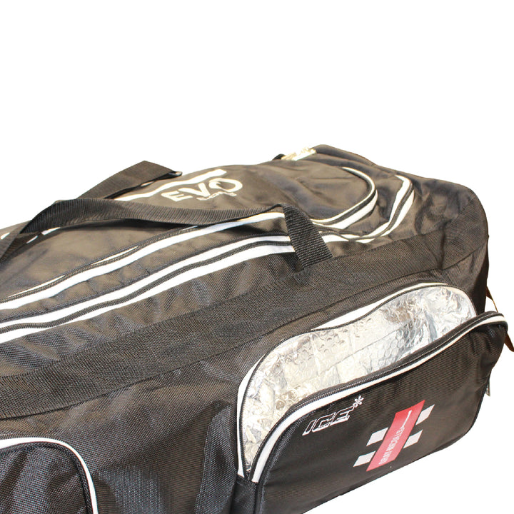 GRAY-NICOLLS EVO E-ONE BOWLERS WHEEL BAG 2025