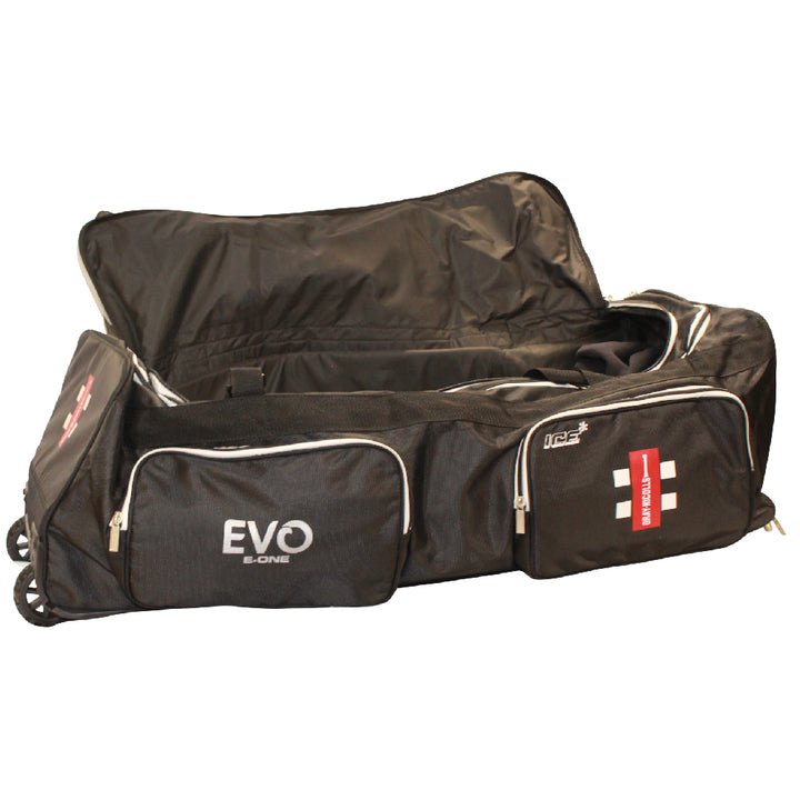 GRAY-NICOLLS EVO E-ONE BOWLERS WHEEL BAG 2025
