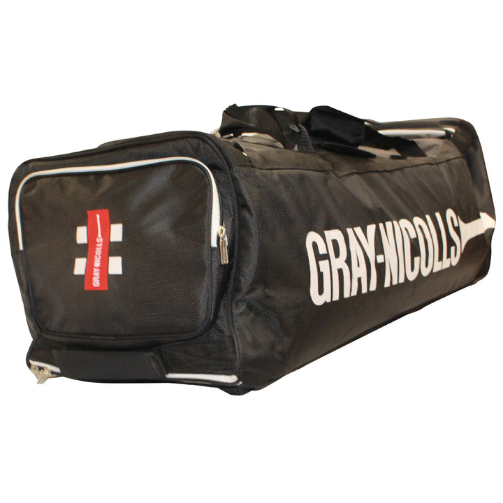 GRAY-NICOLLS EVO E-ONE BOWLERS WHEEL BAG 2025