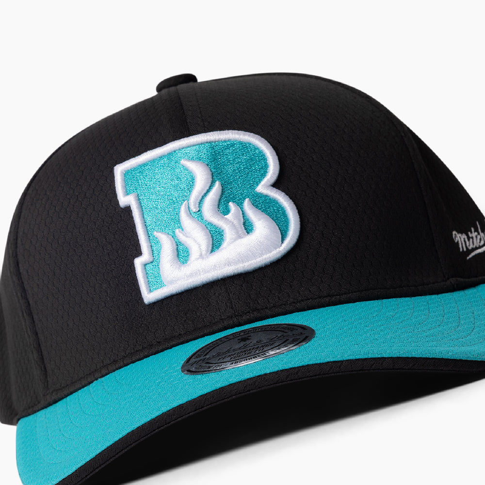 BBL15 Mitchell & Ness On Field Cap Youth - BRISBANE HEAT