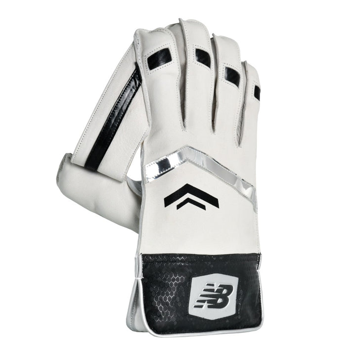 NEW BALANCE 800 WICKET KEEPING GLOVES 2026