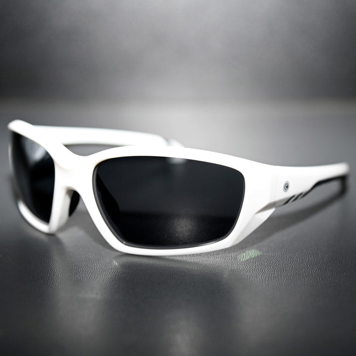 COUNTY EMBER SUNGLASSES WHITE/BLACK - SMOKE LENS