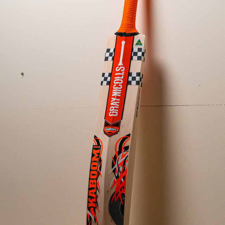 GRAY-NICOLLS KABOOM PREMIUM ENGLISH WILLOW CRICKET BAT